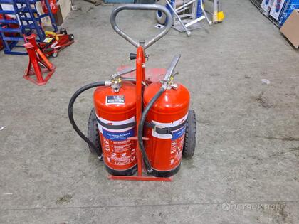 Vagn med brandsläckare