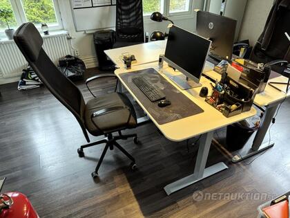 Elskrivbord, stol & skåp Elskrivbord, stol & skåp