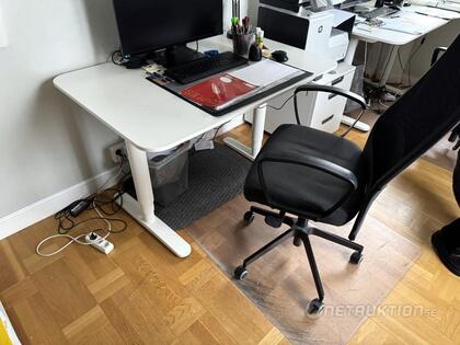 Elskrivbord, stol & skåp Elskrivbord, stol & skåp