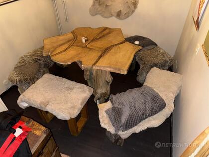 Bord & pallar, träsrustikt  (1)