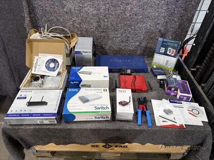 Netgear FAS & Switch