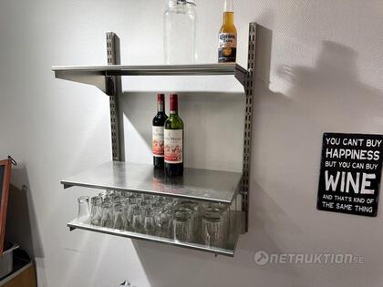 Vägghyllor i rostfritt