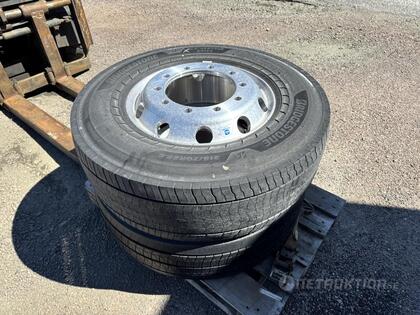 Lastbilsfälgar och däck 315/70R22,5 - 2st alu