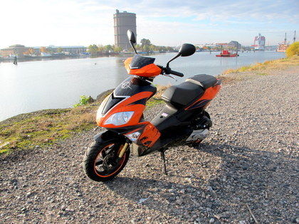 Moped, BTM, 2009 (BPF477)