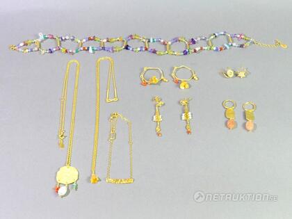 blandade smycken i silver, 8st