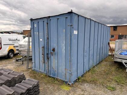 Isolerad byggcontainer 20 fot 