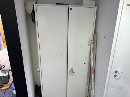 Låsbart plåtskåp