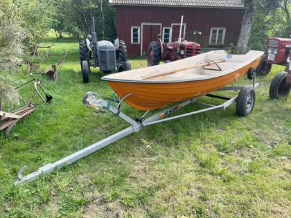 Roddbåt Uttern 375
