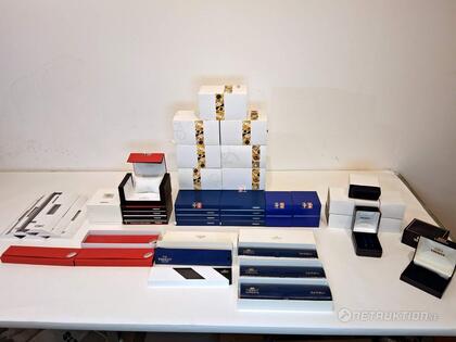 Klockboxar, Tissot ca 30st Klockboxar, Tissot ca 30st
