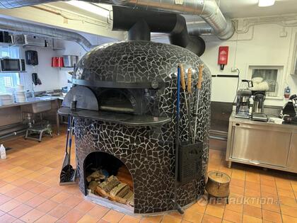 Vedeldad pizzaugn, Forni Grimaldi