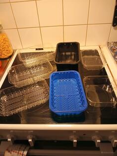 Tråg svart, blå, klar. 9 488st. Tråg svart, blå, klar. 9 488st.