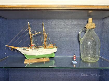 Båtar, fyrar och flasksepp