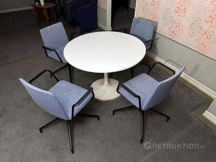 Bord och stolar
