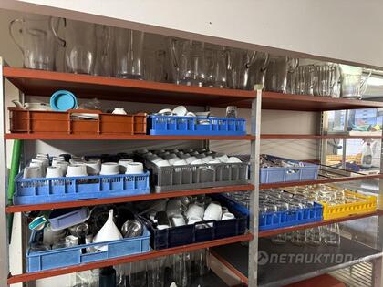 Diskbackar med serveringsporslin (1)