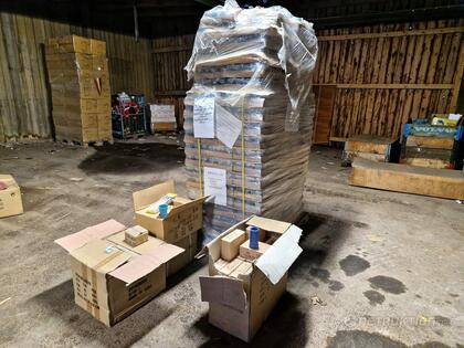 Kruka, ljusstake, drinkpinne, magnet Kruka, ljusstake, drinkpinne, magnet