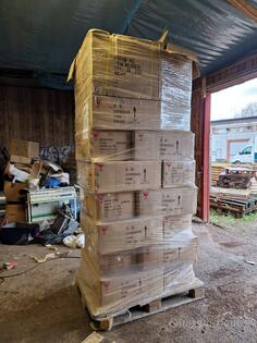 Parti med krukor & kransar Parti med krukor & kransar