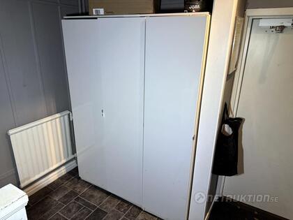 Garderob och klädhängare Garderob och klädhängare