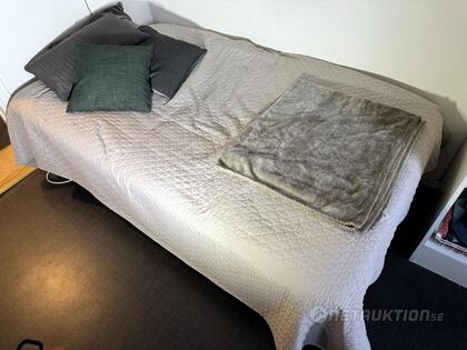 Säng och byrå Säng och byrå