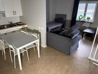 Säng, soffa, garderob mm Säng, soffa, garderob mm