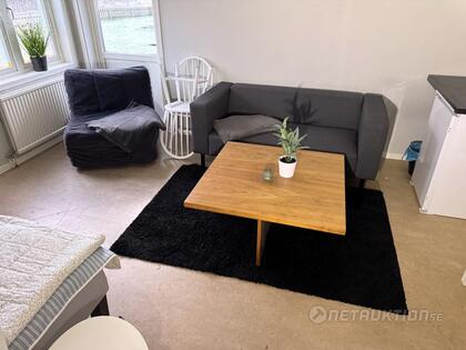 Säng, soffa, garderob mm Säng, soffa, garderob mm