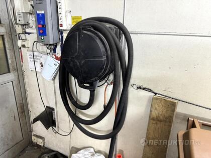 Dammsugare, högtryckstvätt och domkraft