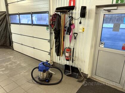 Dammsugare, sladdvinda och redskap Dammsugare, sladdvinda och redskap