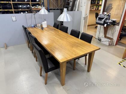 Ekbord inkl 8st stolar