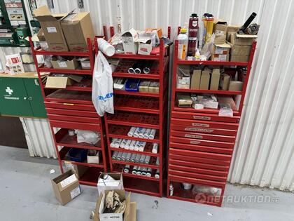 Sortimentställ med innehåll