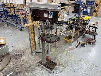 Pelarborrmaskin, Pela