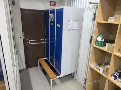 Omklädnadsskåp, 3 dörrar