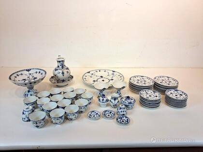 Royal Copenhagen "Musselmalet" ca 60 delar