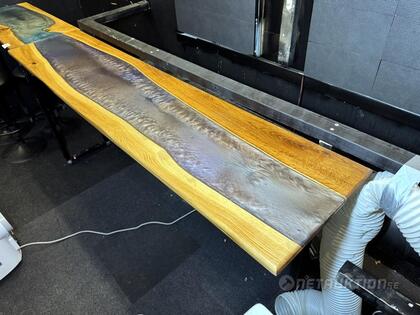 Resinbord "rivermodell" väggfast