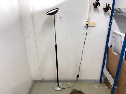 Golvlampa (1) Golvlampa (1)