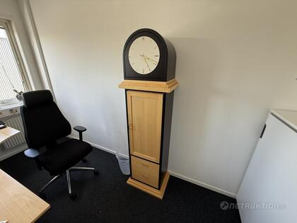Golvur med skåp