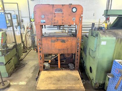 Hydraulpress HIAB, 100 ton Hydraulpress HIAB, 100 ton
