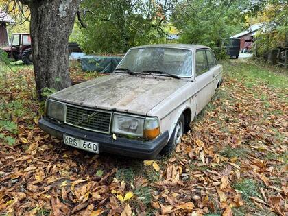 Volvo 240 -81 (KRS640) Reservdelsbil? Volvo 240 -81 (KRS640) Reservdelsbil?