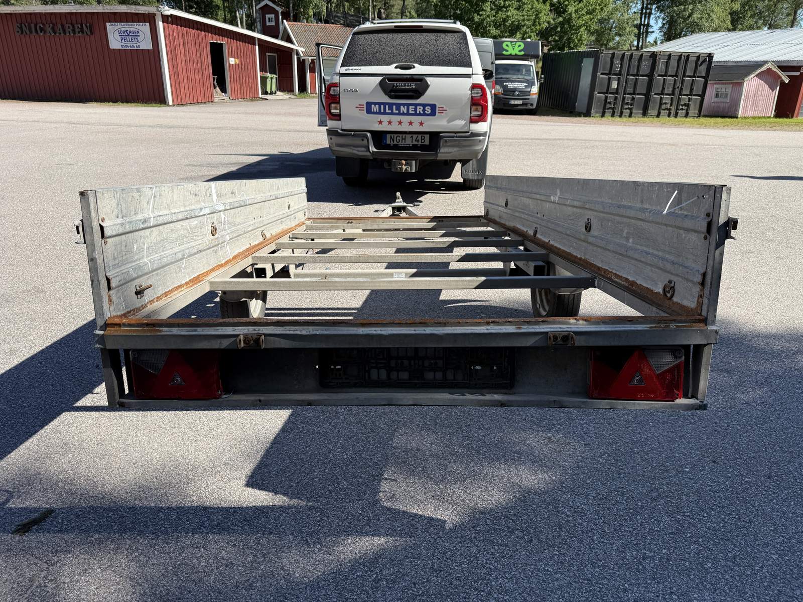 Släpkärra (3) Släpkärra (3)