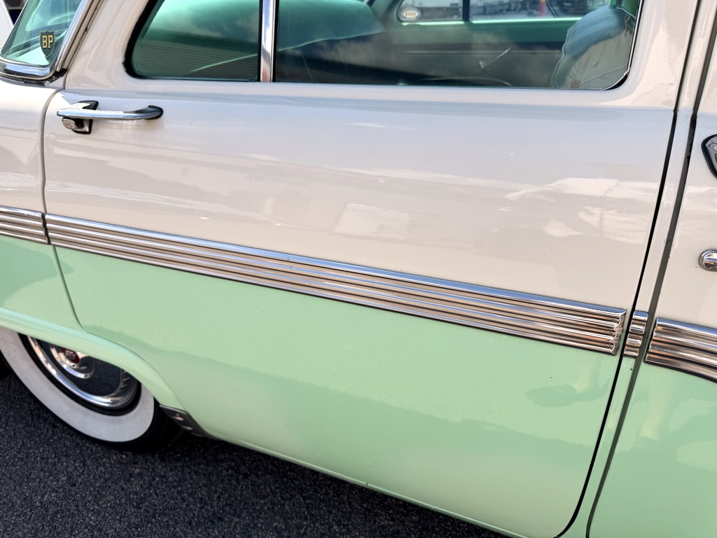 Ford Fairlane Town Sedan -56 + SMV husvagn Ford Fairlane Town Sedan -56 + SMV husvagn