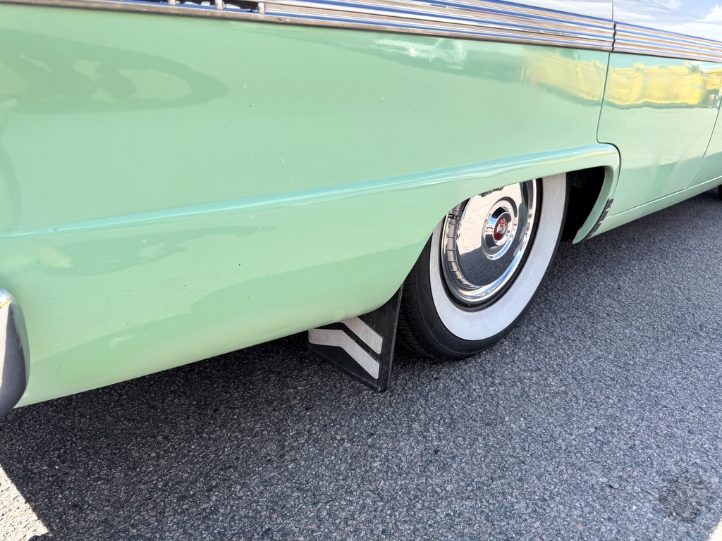 Ford Fairlane Town Sedan -56 + SMV husvagn Ford Fairlane Town Sedan -56 + SMV husvagn