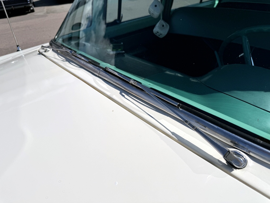 Ford Fairlane Town Sedan -56 + SMV husvagn Ford Fairlane Town Sedan -56 + SMV husvagn