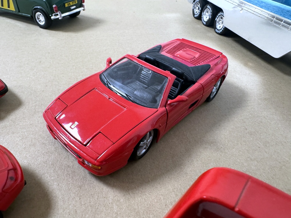 Modellbilar bl.a. Ferrari F50, lastbil mfl Modellbilar bl.a. Ferrari F50, lastbil mfl