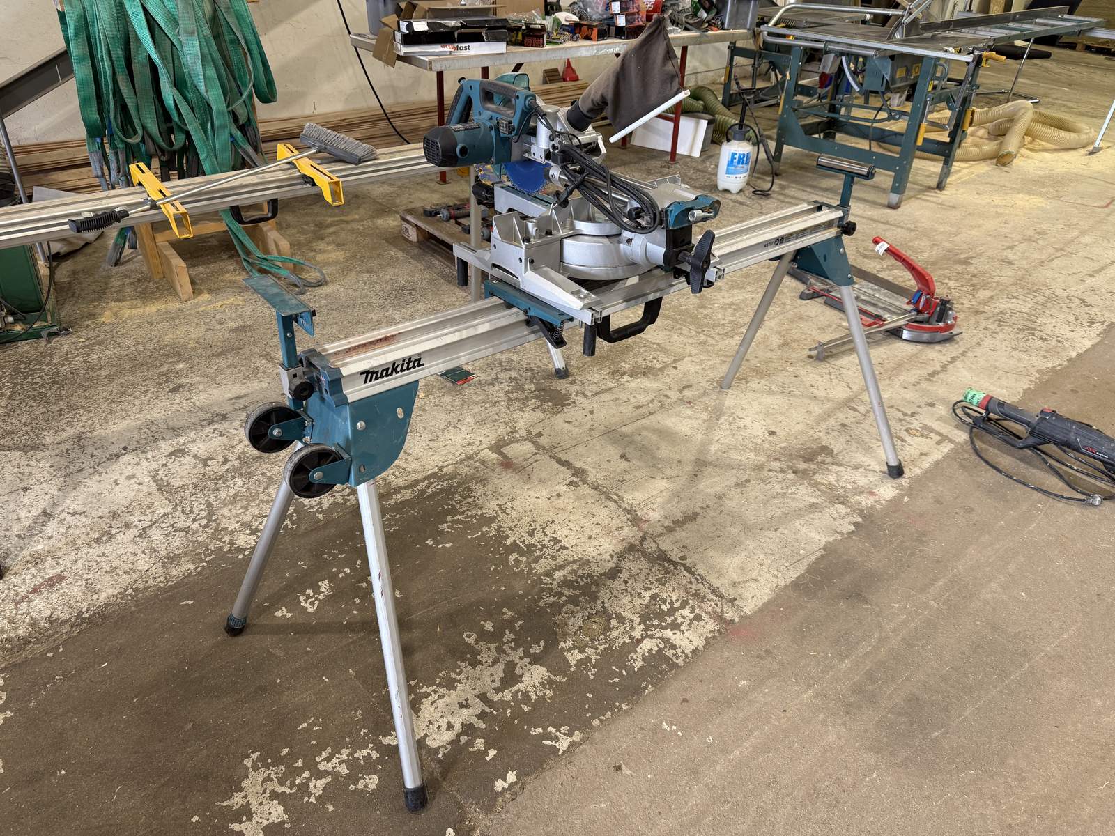 Kap & gersåg, sågbord Makita