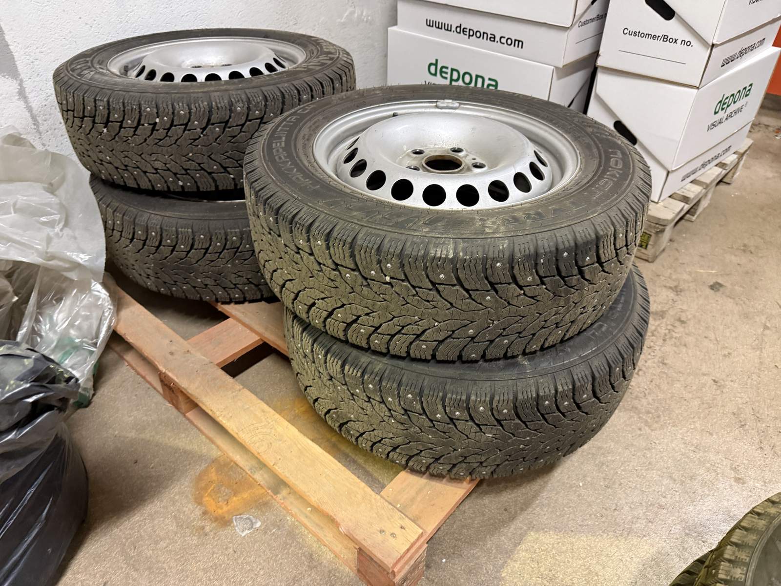 Dubbdäck Nokian Tyres 205x65R16C