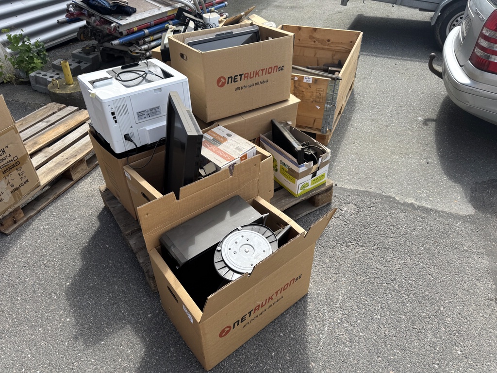 Ett parti med datorer och IT Ett parti med datorer och IT