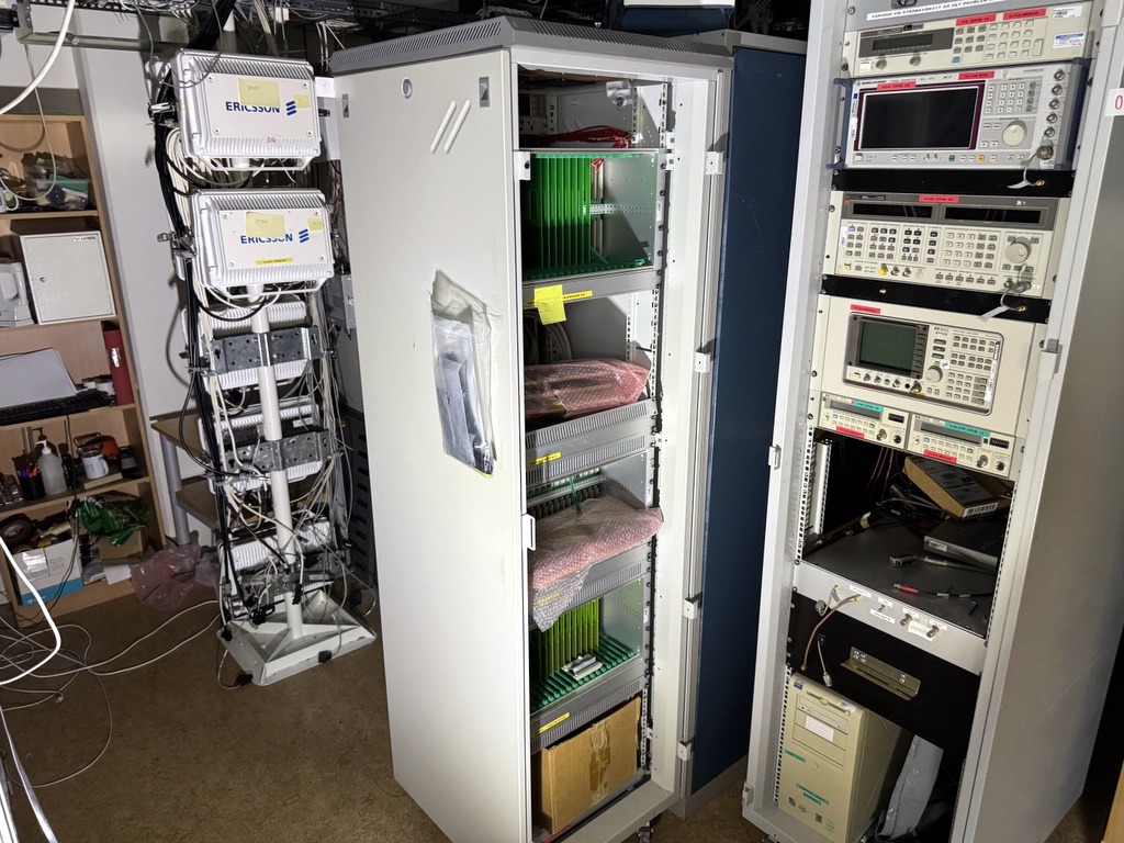 Serverskåp med innehåll Serverskåp med innehåll