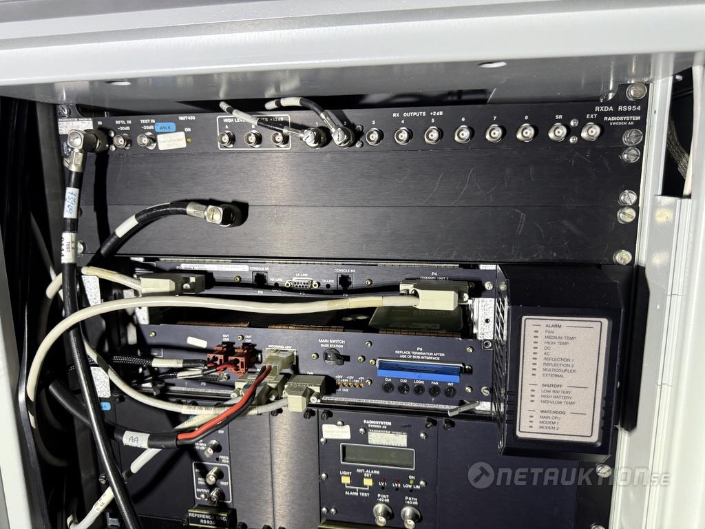 Serverskåp med Mobitex radiosystem Serverskåp med Mobitex radiosystem
