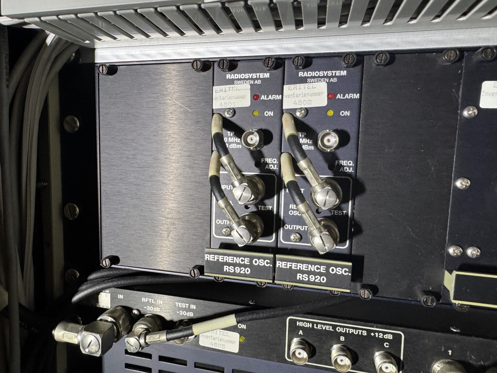 Serverskåp med bl.a. Mobitex radiosystem Serverskåp med bl.a. Mobitex radiosystem