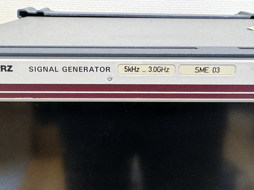 Rohde & Schwarz Signal Generator 5kHz-3.0GHz Rohde & Schwarz Signal Generator 5kHz-3.0GHz