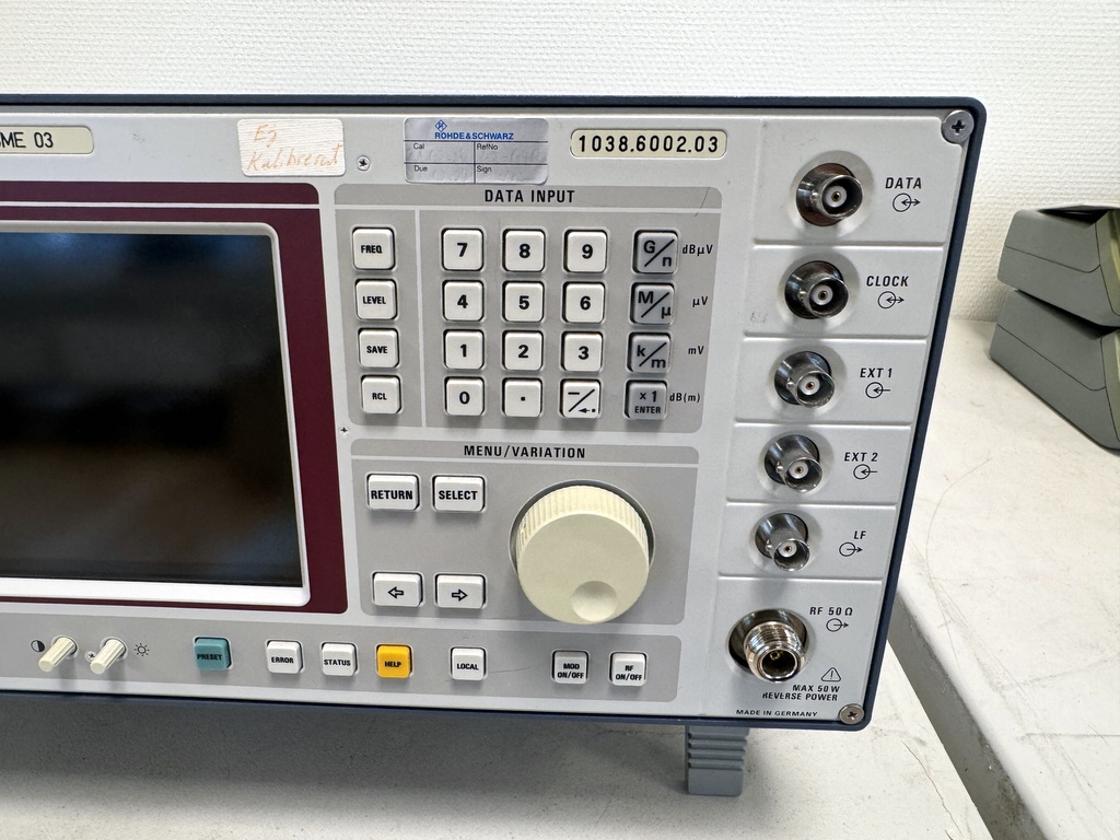 Rohde & Schwarz Signal Generator 5kHz-3.0GHz Rohde & Schwarz Signal Generator 5kHz-3.0GHz