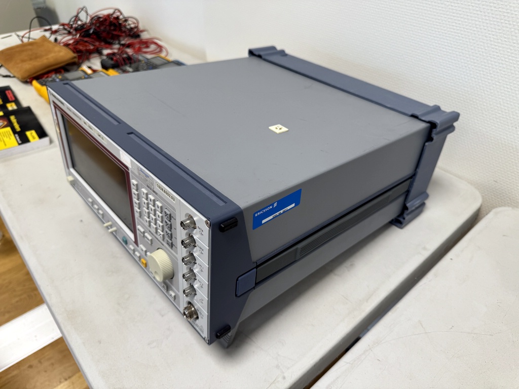 Rohde & Schwarz Signal Generator 5kHz-3.0GHz Rohde & Schwarz Signal Generator 5kHz-3.0GHz